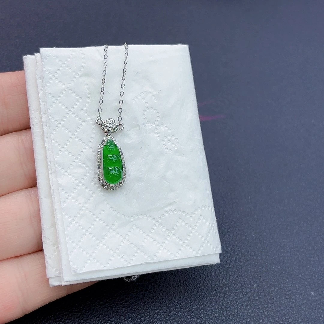 翡翠颈饰18K金镶嵌精品•豆子吊坠