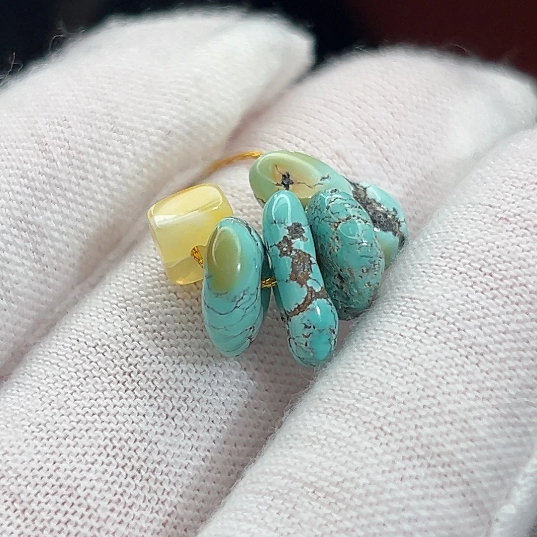 蜜蜡未镶嵌珠宝奇石