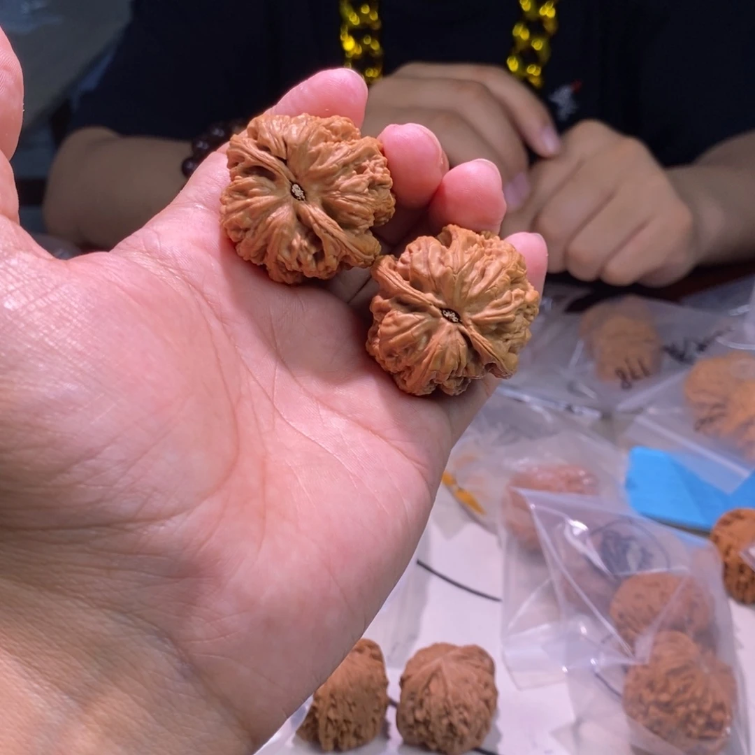 文玩核桃把件粗筋057