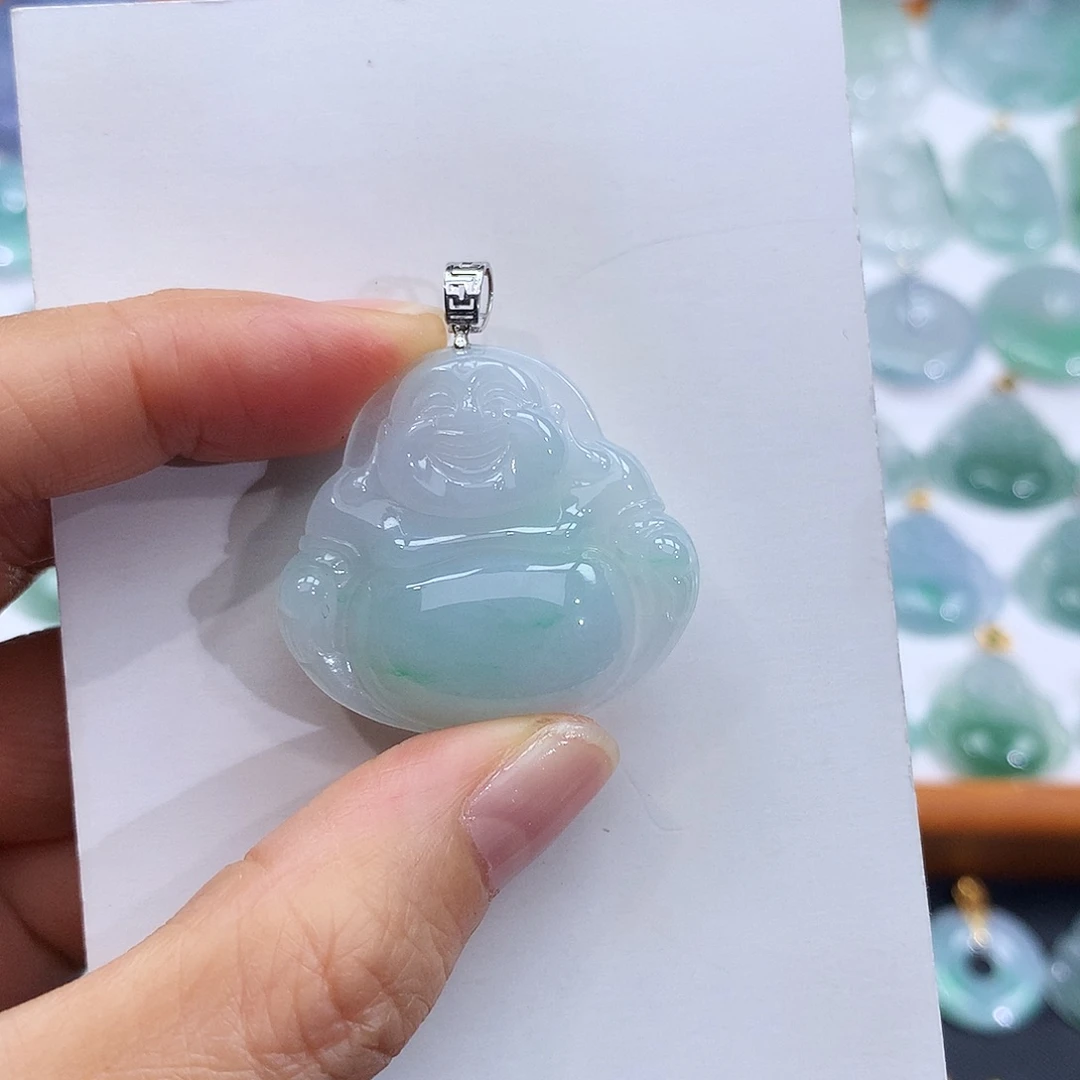 翡翠18K金镶嵌颈饰翡翠吊坠