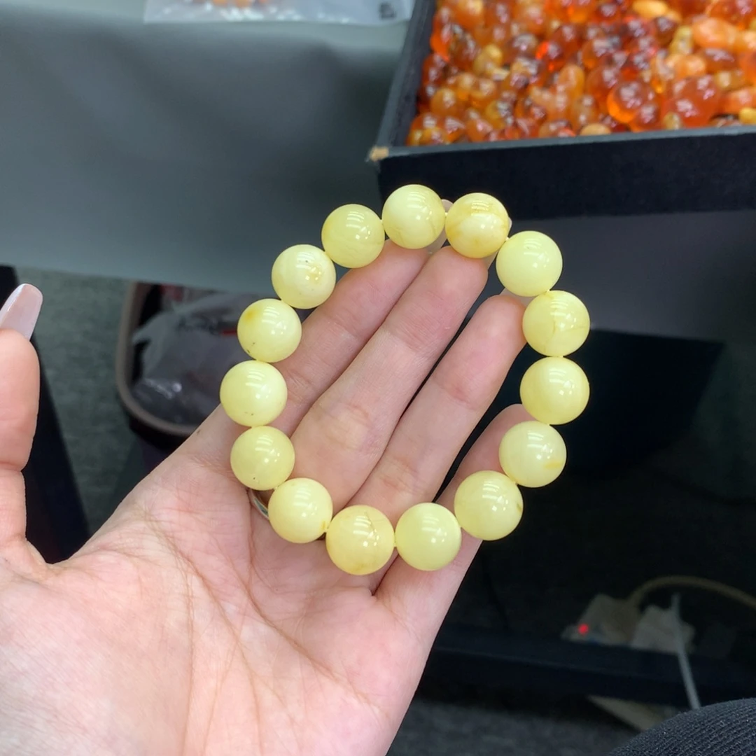 轻***理琥珀未镶嵌珠宝奇石