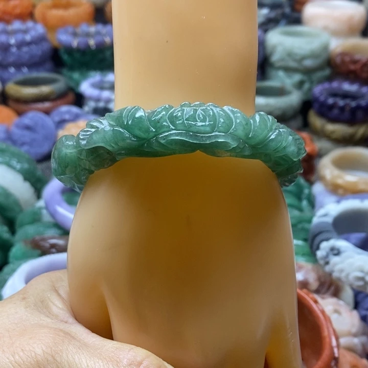 未镶嵌手镯石英质玉