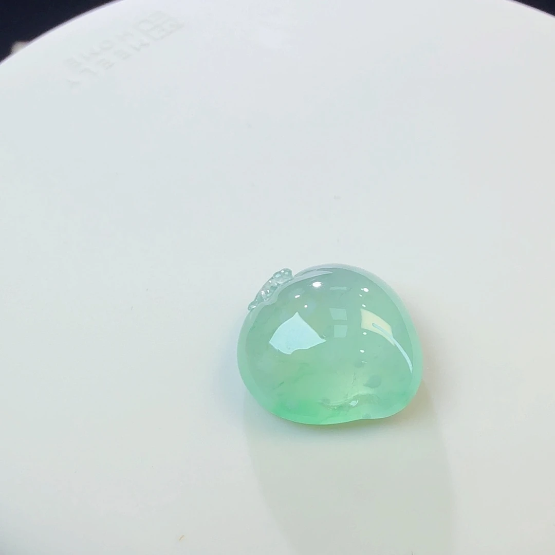 翡翠裸石木纳桃子