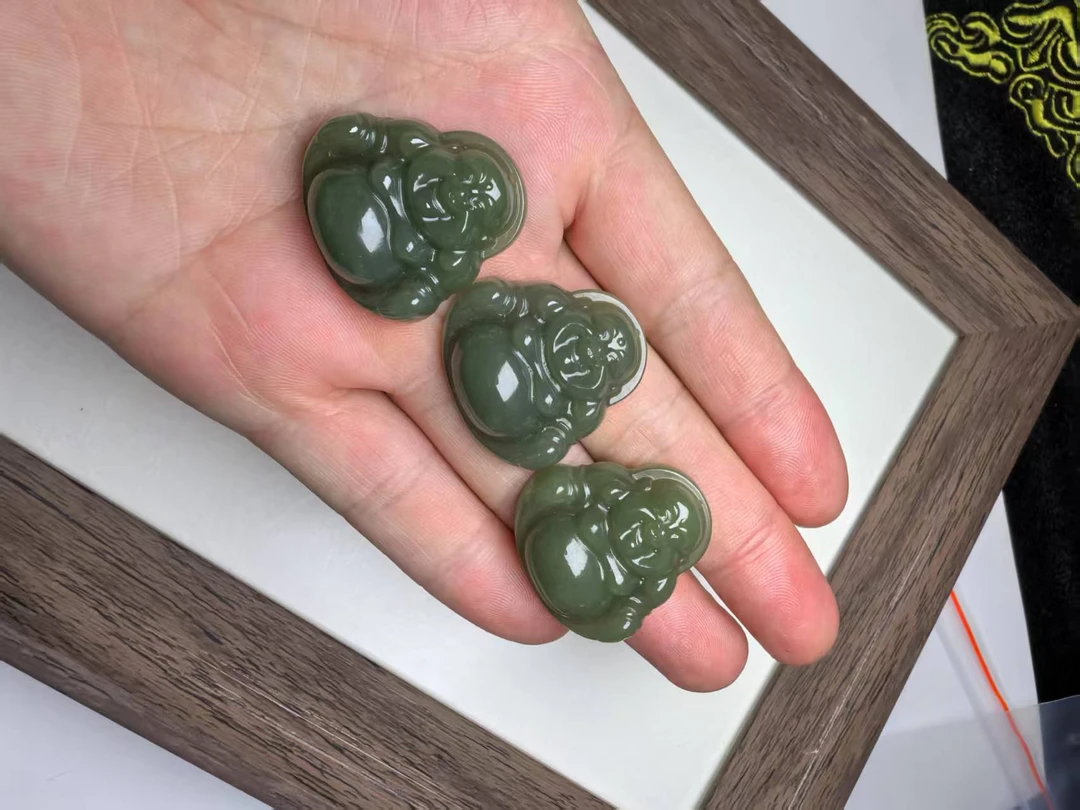 SJ-7198 和田玉小佛公约30*30（拍一发一多样性发货）