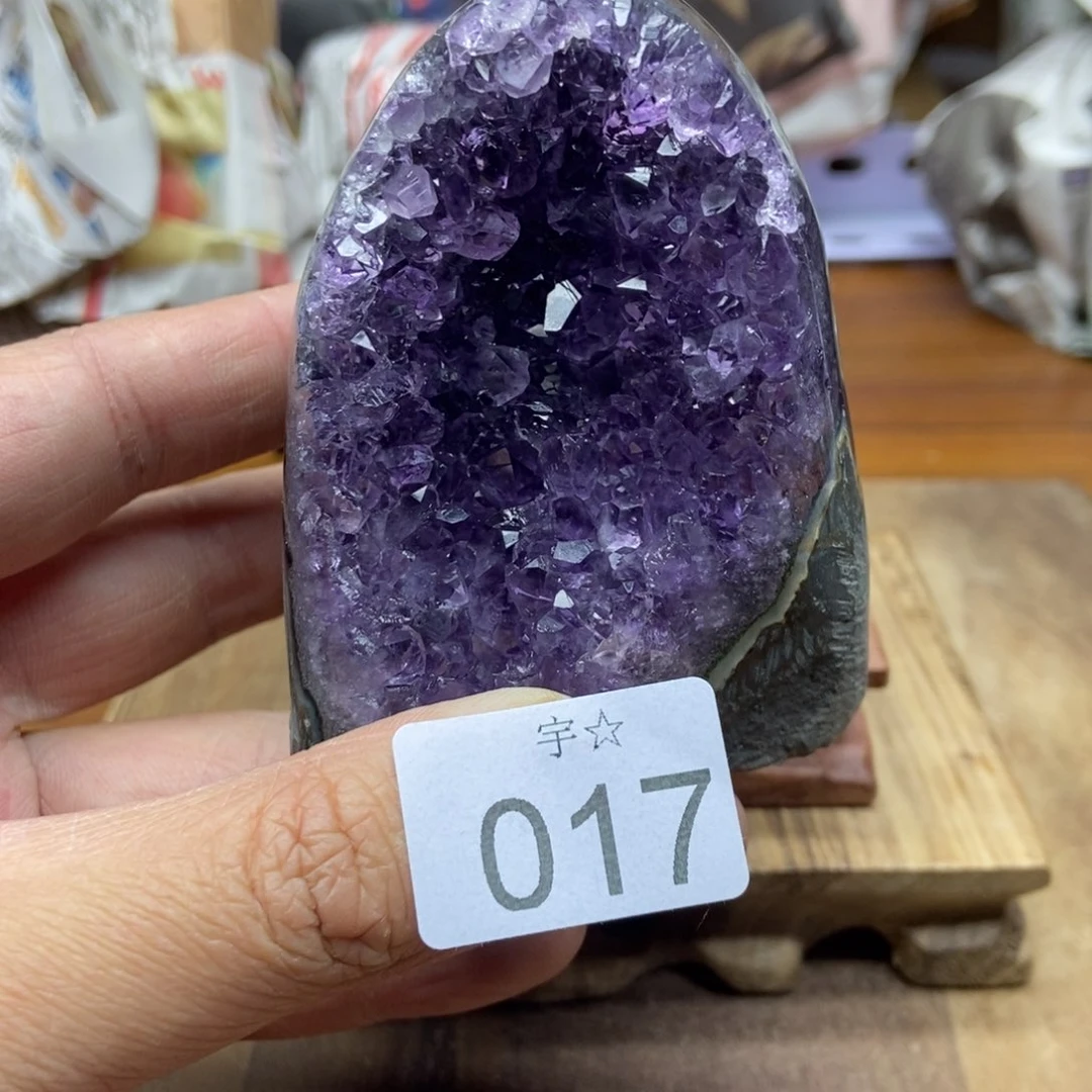 紫晶天然水晶摆件未镶嵌