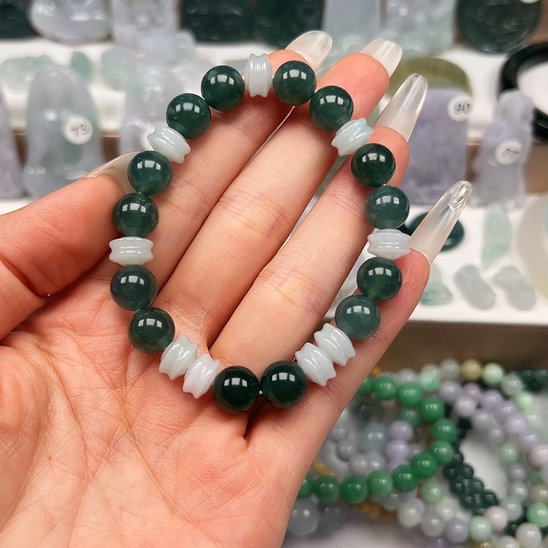 翡翠未镶嵌颈饰卡十手串