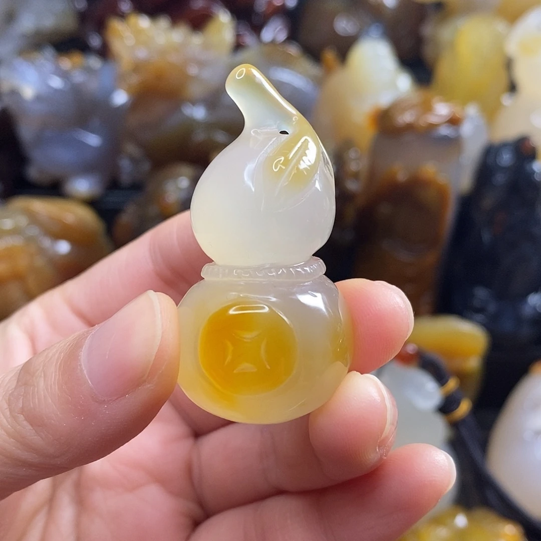 玛瑙/玉髓未镶嵌吊坠