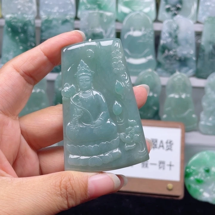 颈饰未镶嵌翡翠素衣观音