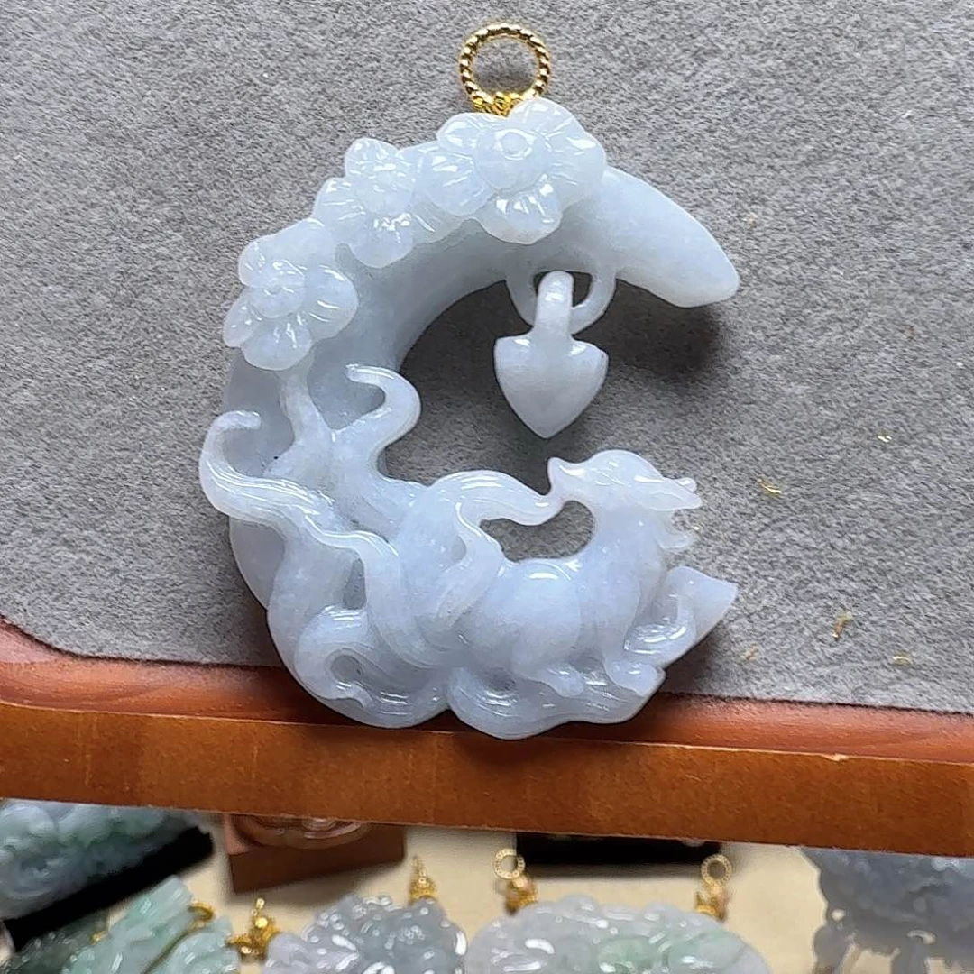 吊坠(赠链)未镶嵌翡翠