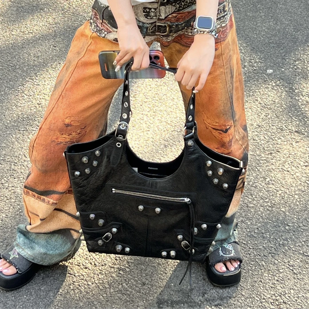 99新 Balenciaga/巴黎世家 未使用黑银机车托特/2146