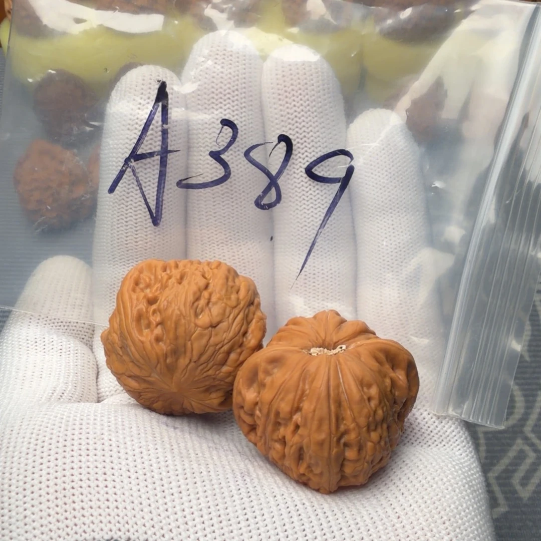 文玩核桃吊坠铁锤37