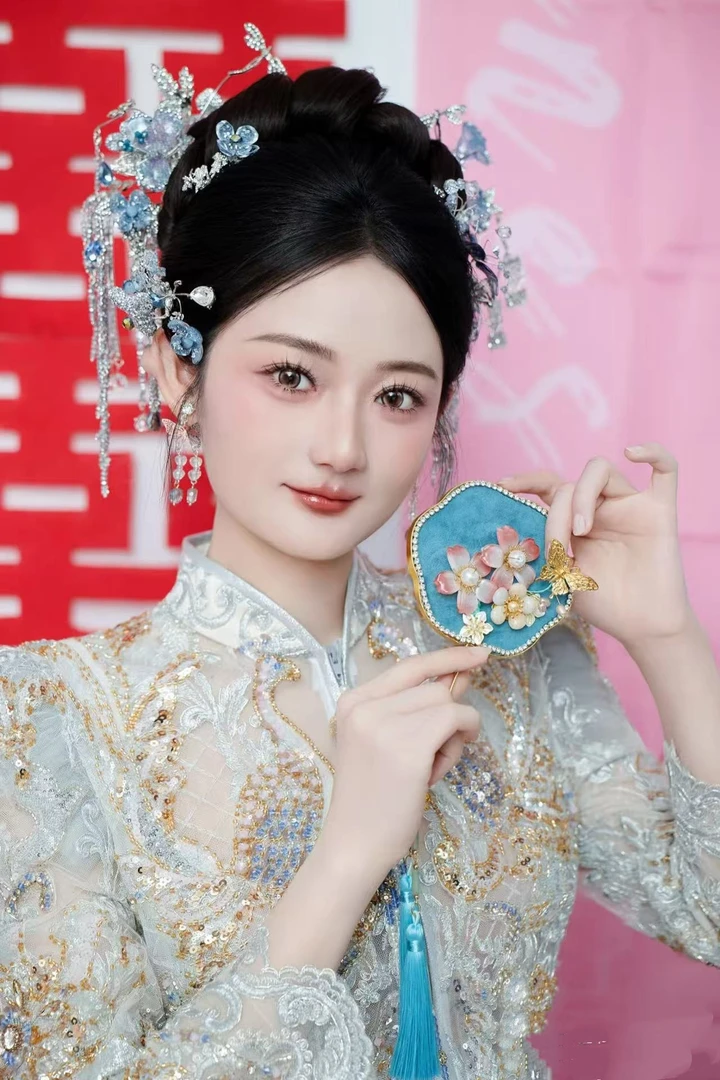 新款浅色古装新娘饰品5447