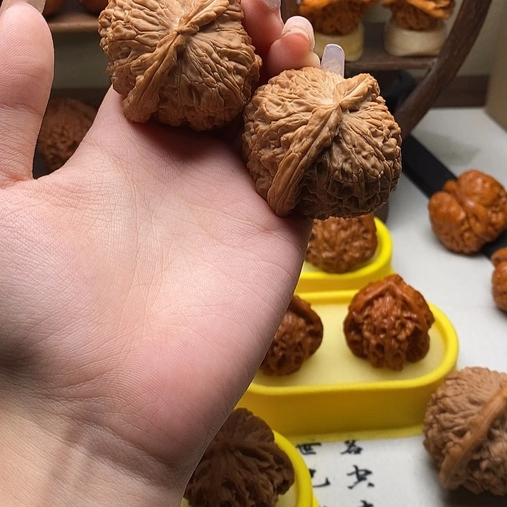 用***天文玩核桃吊坠核桃