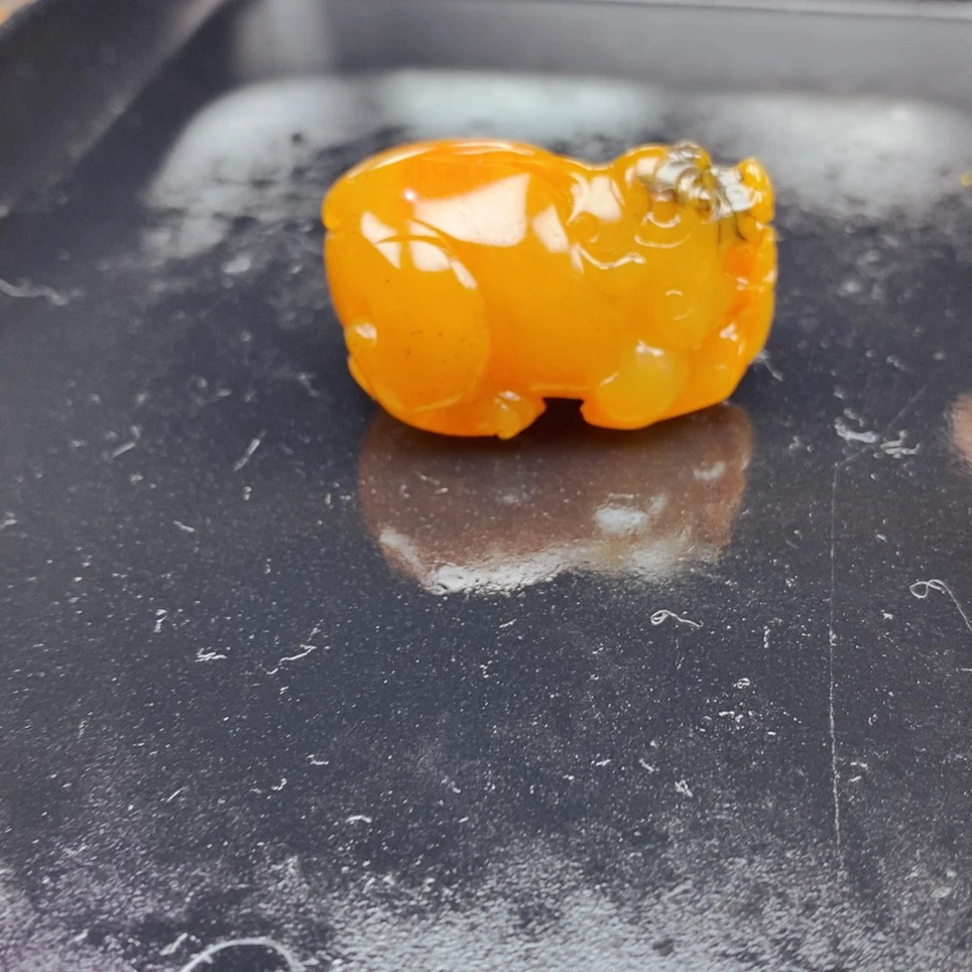 石英质玉（黄龙玉）未镶嵌颈饰