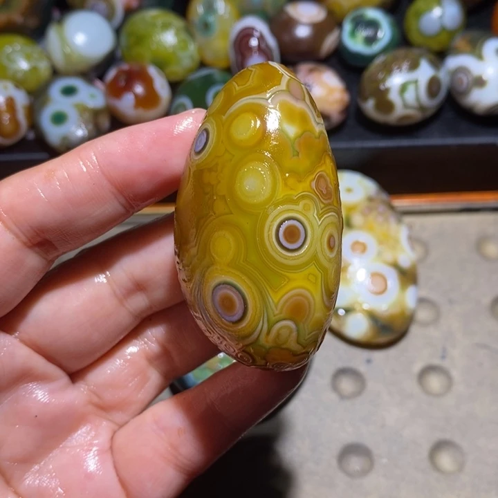 玛瑙/玉髓未镶嵌珠宝半成品黑**妖