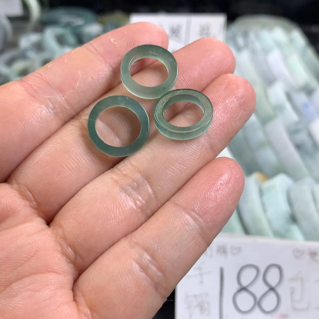 翡翠未镶嵌吊坠(不含链)多样性发一件