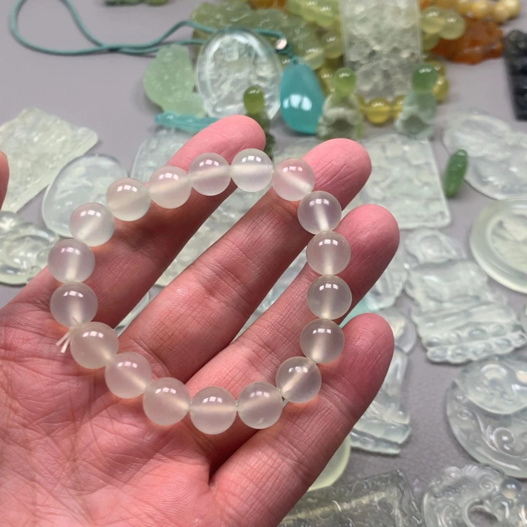 蛇纹石玉颈饰未镶嵌古*门