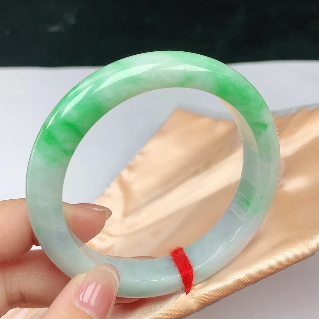 翡翠手镯未镶嵌58圈2147