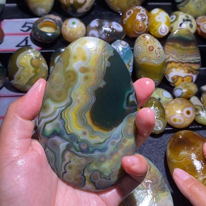 蓝***哥玛瑙/玉髓未镶嵌珠宝奇石