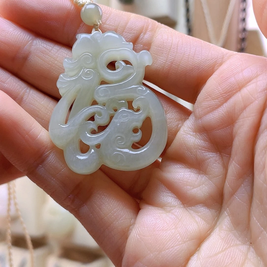 和田玉吊坠(赠链)未镶嵌涛**?