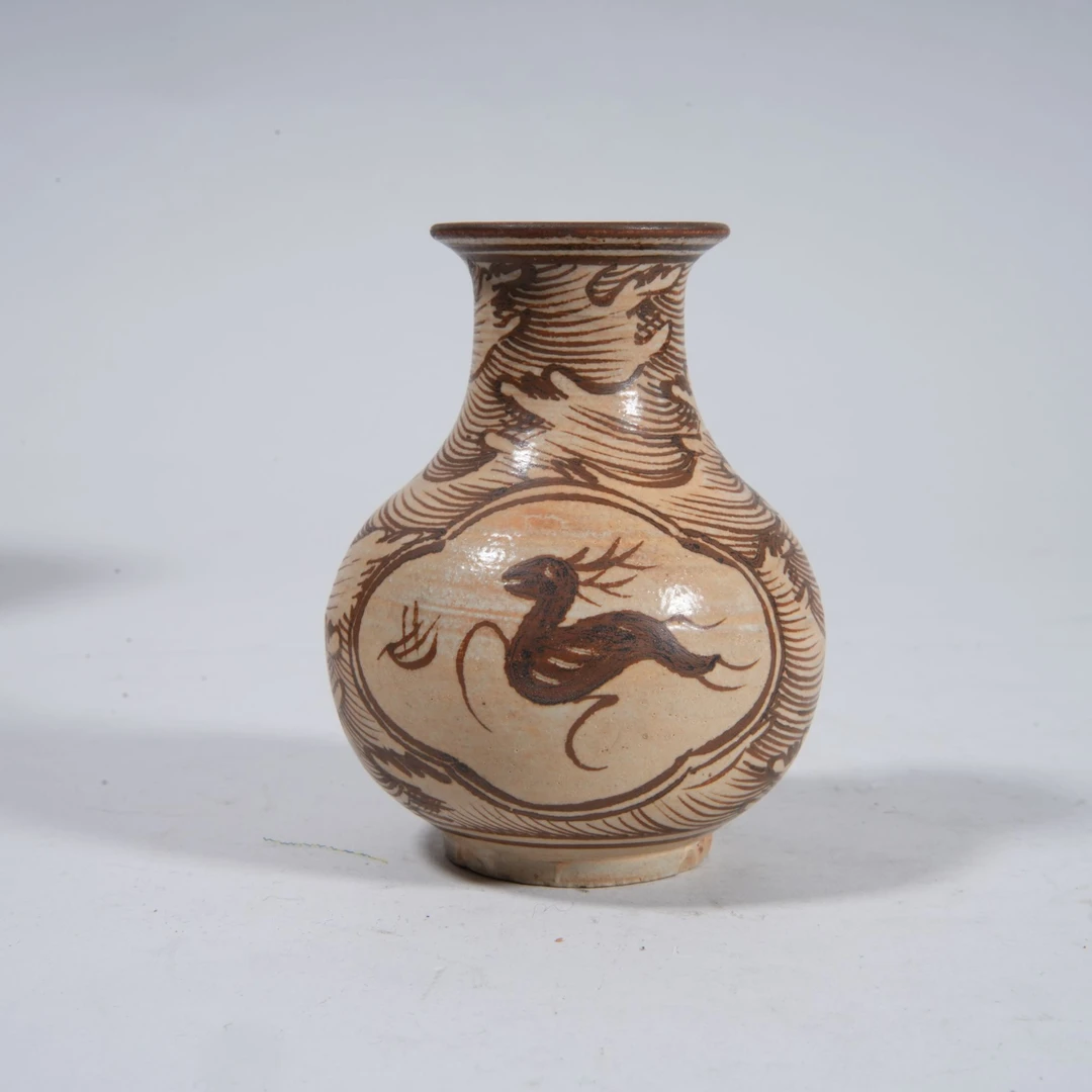 h130/明 吉州窑白地褐花奔鹿纹瓶【华豫之门甄选】