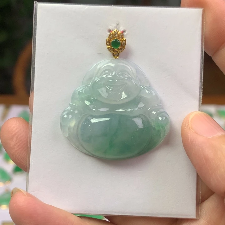 翡翠18K金镶嵌颈饰翡翠吊坠