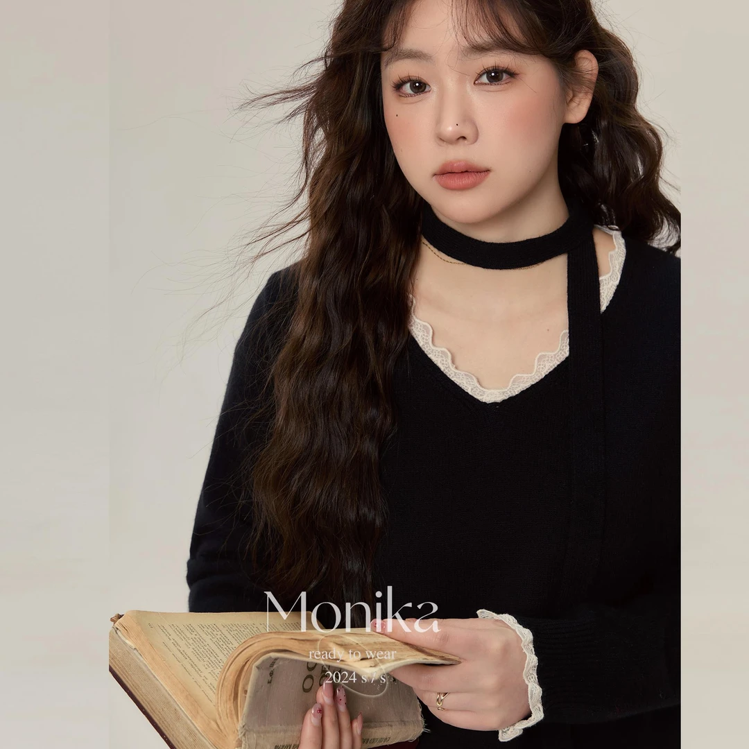 大码女装胖mm设计感V领拼接蕾丝边毛衣女百搭宽松针织衫L22815