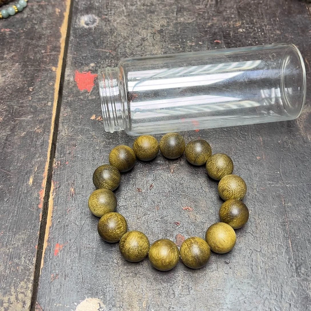 大叶紫檀（黑酸枝木类）