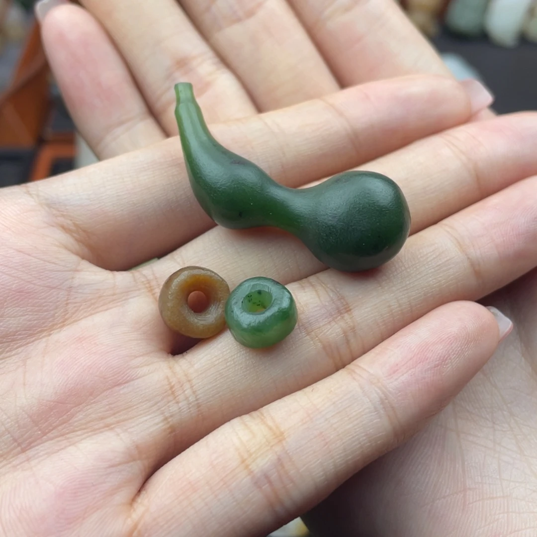 和田玉颈饰未镶嵌心**念定制