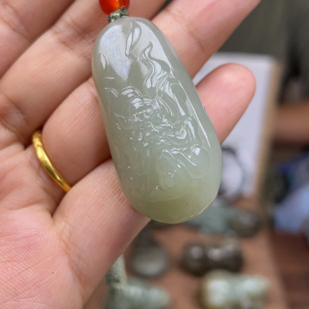 和田玉未镶嵌颈饰