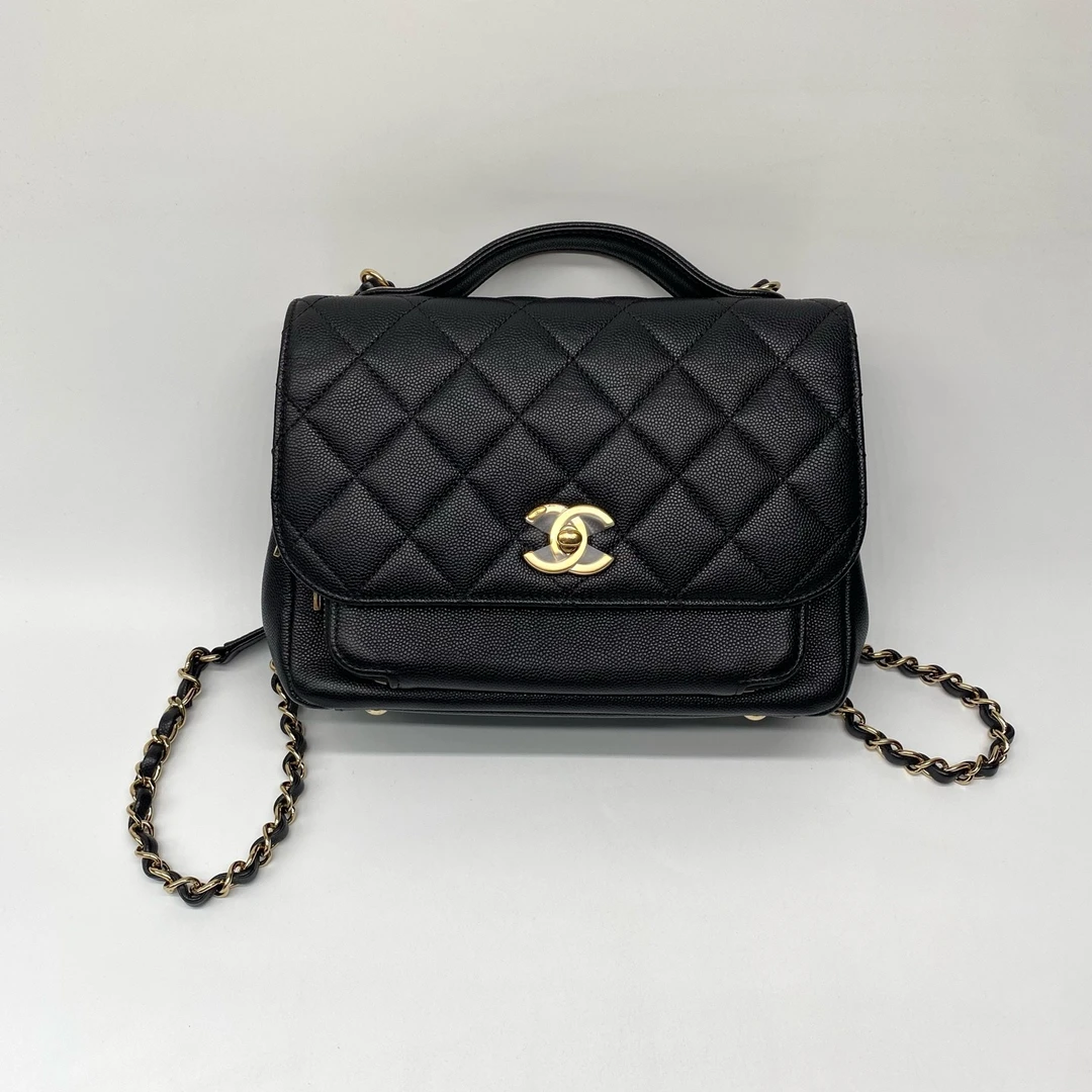 99新 Chanel/香奈儿 黑色荔枝纹牛皮邮差包手柄款26开dx2385