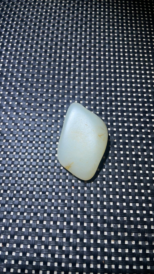 新疆和田洒金皮高青白挂件