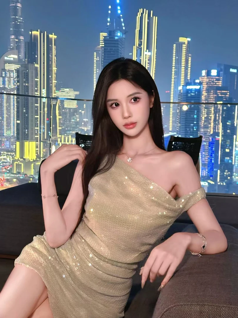【人鱼公主】轻奢名媛细闪亮片斜肩连衣裙女新款气质设计感修身短裙