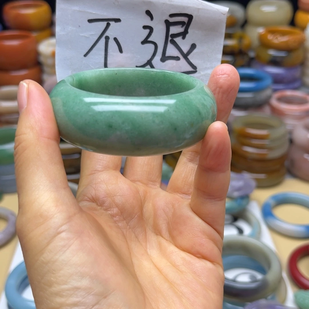 未镶嵌手镯石英质玉