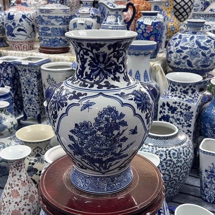 摆件手工手绘高温釉下彩摆件，花瓶