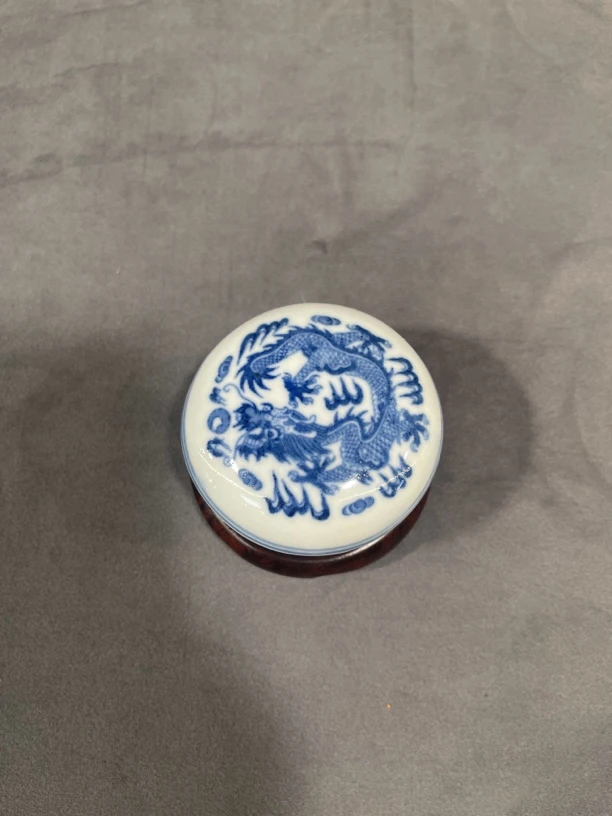 青花龙纹手工印泥盒