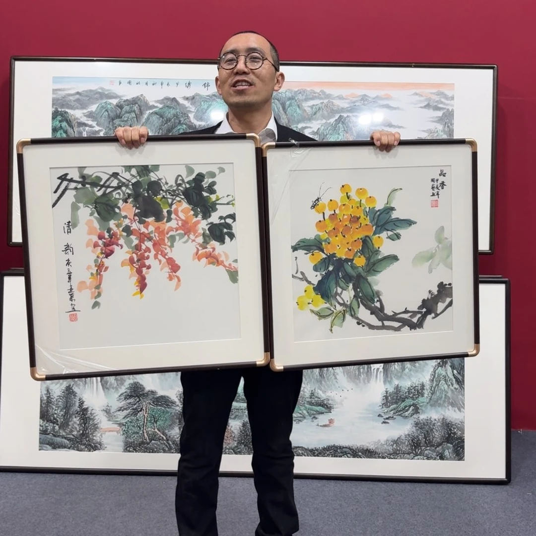 国画带框绘画作品