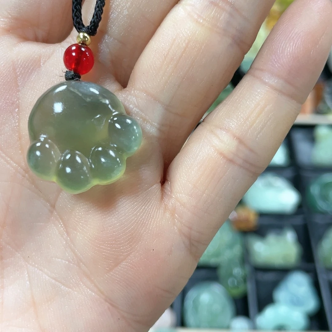 蛇纹石玉颈饰合金