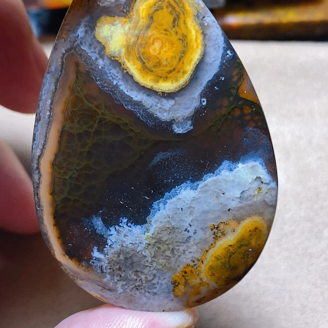 未镶嵌颈饰玛瑙/玉髓正**存