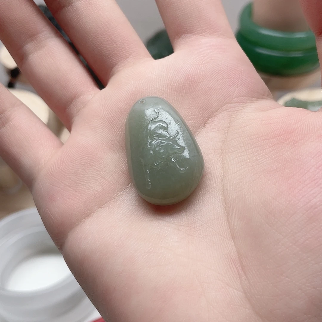 颈饰未镶嵌和田玉