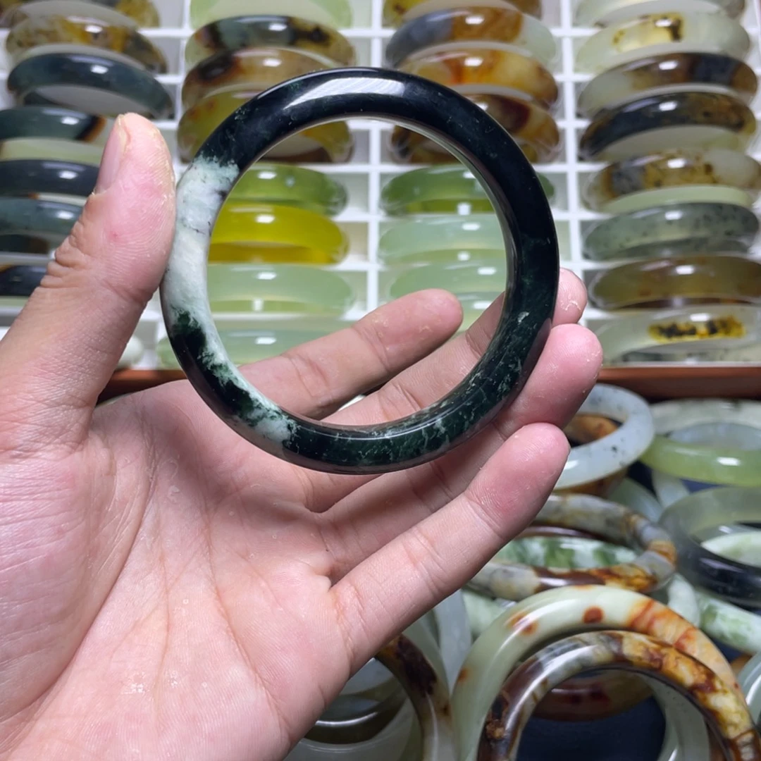 透闪石-蛇纹石玉未镶嵌手镯