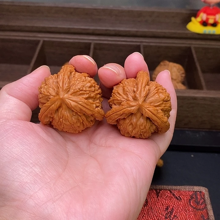 泰***森把件文玩核桃白奔