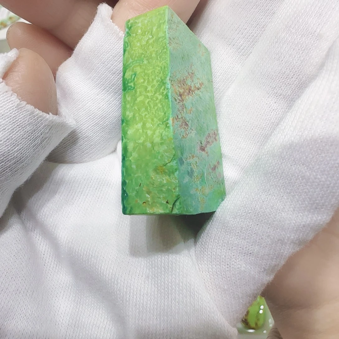 绿松石未镶嵌原矿绿松石