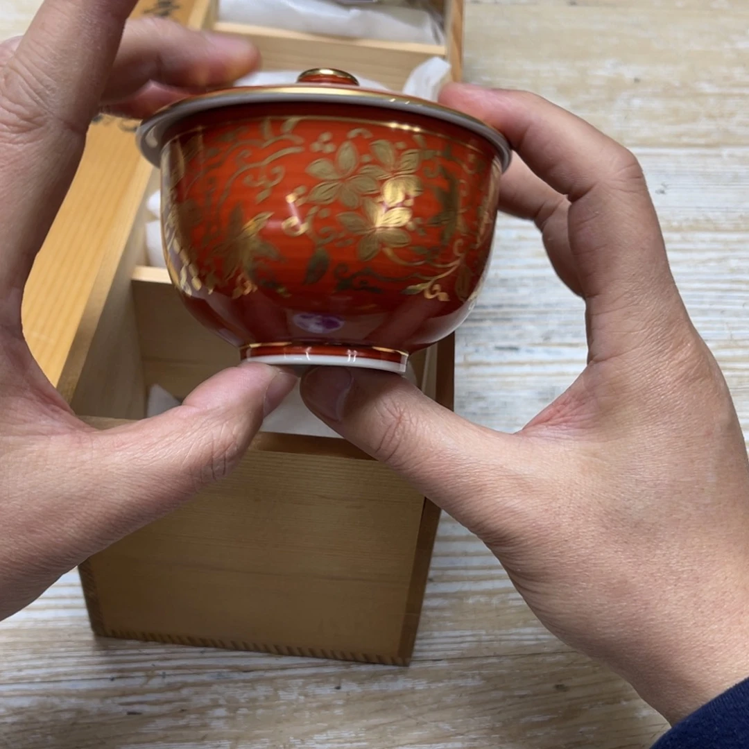 瓷片*️****密密麻麻地排列着一个