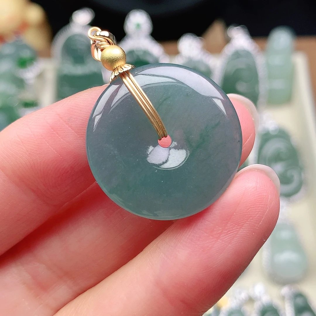 翡翠未镶嵌颈饰吊坠