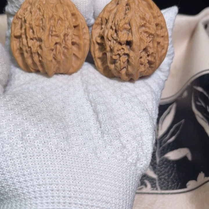 文玩核桃吊坠全品40虎头