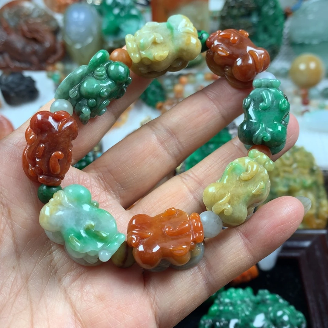 翡翠未镶嵌颈饰挂件