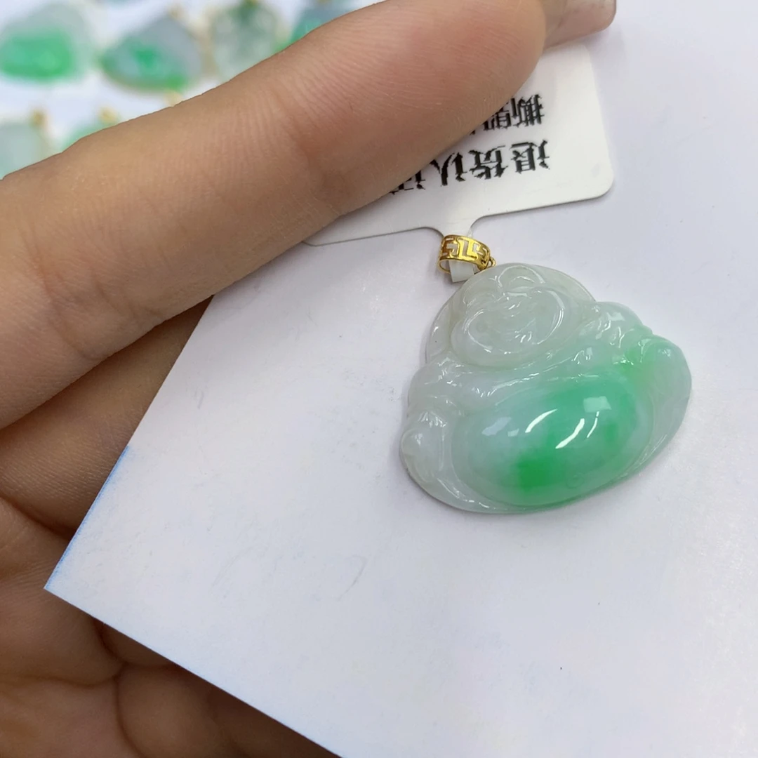 翡翠18K金镶嵌颈饰翡翠