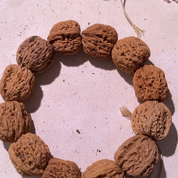 手串文玩核桃大****水…………