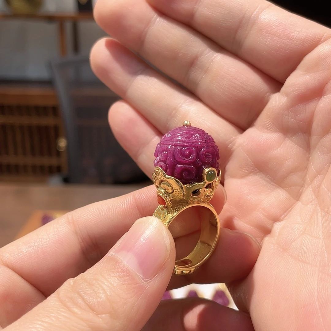 锦纶铁合金戒指红宝